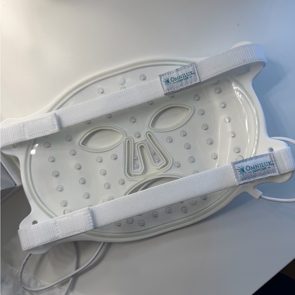 Omnilux Contour Face LED Light Therapy Device - Pink and Green - Picture 2 of 4